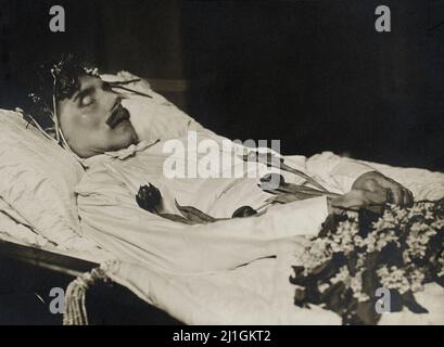 Archivfoto von Karl Liebknecht auf seinem Sterbebett. 1919 Karl Paul August Friedrich Liebknecht (1871–1919) war ein deutscher sozialistischer Politiker und Theori Stockfoto