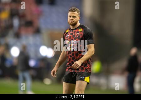 Wigan, Großbritannien. 25. März 2022. Joe Burgess #5 von Salford Red Devils während des Warm-Up in Wigan, Großbritannien am 3/25/2022. (Foto von Simon Whitehead/News Images/Sipa USA) Quelle: SIPA USA/Alamy Live News Stockfoto