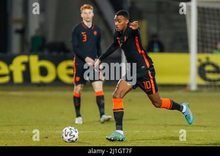 Sofia, Bulgarien. 25. März 2022. SOFIA, BULGARIEN - 25. MÄRZ: Ryan Gravenberch aus den Niederlanden U23 während des EM 2023 Qualifikationsspiel zwischen Bulgarien U23 und den Niederlanden U23 im Slavia Stadion am 25. März 2022 in Sofia, Bulgarien (Foto von Nikola Krstic/Orange Picics) Credit: Orange Pics BV/Alamy Live News Stockfoto