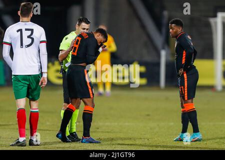 Sofia, Bulgarien. 25. März 2022. SOFIA, BULGARIEN - 25. MÄRZ: Quinten Timber of the Netherlands U23 während des EM 2023 Qualifikationsspiel zwischen Bulgarien U23 und den Niederlanden U23 im Slavia Stadion am 25. März 2022 in Sofia, Bulgarien (Foto von Nikola Krstic/Orange Picics) Credit: Orange Pics BV/Alamy Live News Stockfoto