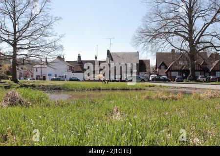 Aldbury Village in Spring, Hertfordshire, England, Großbritannien Stockfoto