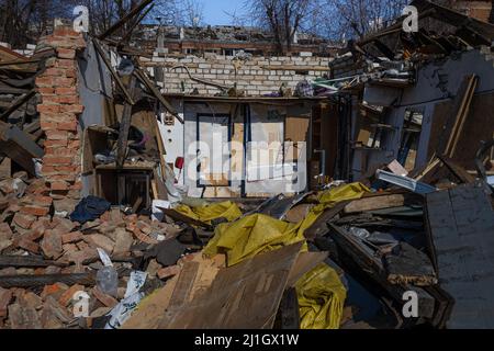 Charkiw, Ukraine. 24. März 2022. Schwer beschädigte Wohngebiete in Charkiw, Ukraine, am 24. März 2022. (Foto von Collin Mayfield/Sipa USA) Quelle: SIPA USA/Alamy Live News Stockfoto