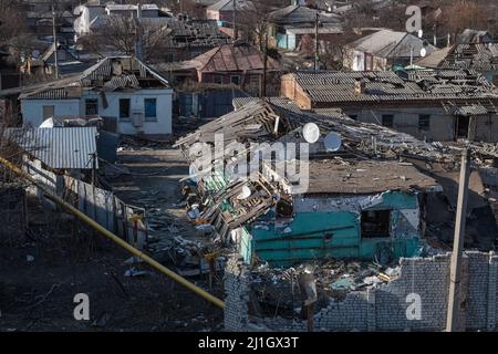 Charkiw, Ukraine. 24. März 2022. Schwer beschädigte Wohngebiete in Charkiw, Ukraine, am 24. März 2022. (Foto von Collin Mayfield/Sipa USA) Quelle: SIPA USA/Alamy Live News Stockfoto