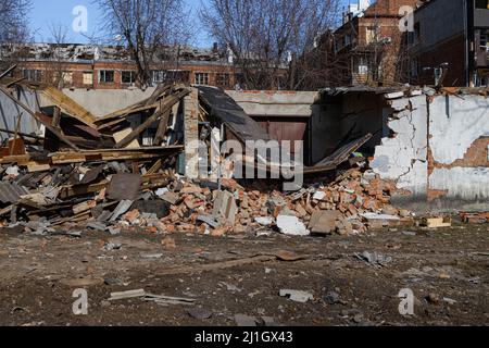 Charkiw, Ukraine. 24. März 2022. Schwer beschädigte Wohngebiete in Charkiw, Ukraine, am 24. März 2022. (Foto von Collin Mayfield/Sipa USA) Quelle: SIPA USA/Alamy Live News Stockfoto