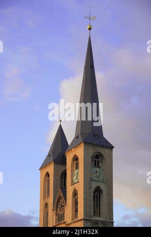 Türme der Martinikirche in Halberstadt, Sachsen-Anhalt, Deutschland Stockfoto