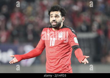 Kairo, Ägypten. 25. März 2022. Ägyptens Mohamed Salah in Aktion während des FIFA-Weltmeisterschaft-Qualifikationsspiels 2022 (CAF) in der dritten Runde 1.-Bein-Fußballspiel zwischen Ägypten und Senegal im Kairo-Stadion. Quelle: Omar Zoheiry/dpa/Alamy Live News Stockfoto