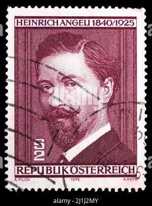 MOSKAU, RUSSLAND - 12. MÄRZ 2022: In Österreich gedruckte Briefmarke zeigt 50. Todestag von Heinrich Angeli, um 1975 Stockfoto