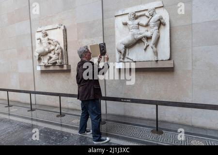 Digitales Scannen des British Museum Parthenon Marmor und Skulpturen. Roger Michel, Experte vom Oxford-Institut für Digitale Archäologie. Stockfoto