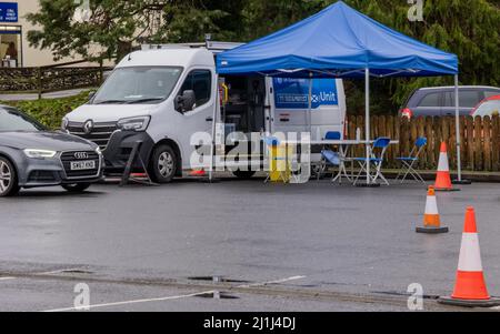 Newton Stewart, Schottland - Dezember 30. 2021: NHS Covid-19 Test and Protect Drive Thru Testcenter Stockfoto