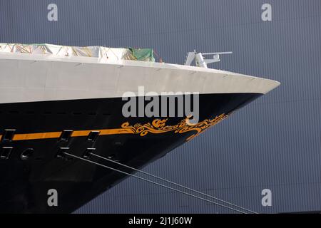 Das Disney Wish-Schiff wird am 26. Februar 2022 vor der Meyer-Werft in Papenburg vertäut. Stockfoto