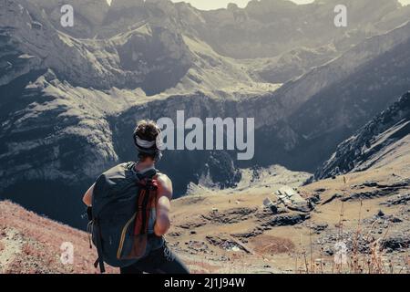 Frau beim Wandern auf dem Schäfler Höhenweg Stockfoto