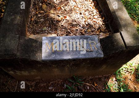 Grab auf dem historischen Toowong Friedhof in Brisbane Australien Stockfoto