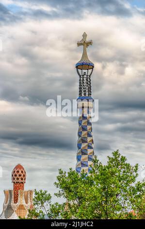 Moderne Architektur am Eingang Pavillions der Park Güell, Barcelona, Katalonien, Spanien Stockfoto