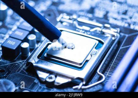 Wärmeleitpaste für die CPU im PC Stockfoto