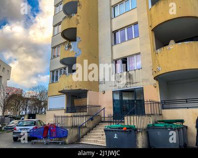 Sevran, Frankreich, Pariser Vororte, Projekte im Bereich des öffentlichen Wohnungsbaus, HLM, Arm, auf der Straße, SOZIALWOHNUNGEN LEBEN, öffentliche Armut Wohnraum frankreich Stockfoto