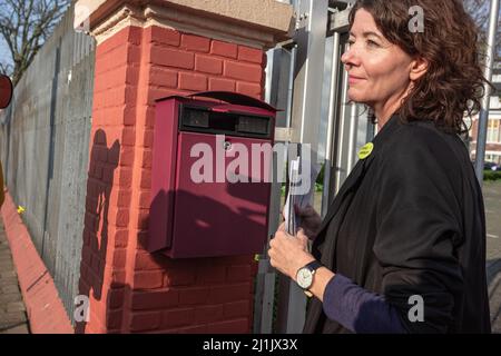 Russische Botschaft, Andries Bickerweg. Den Haag, Niederlande. Donnerstag, 25.. März 2022. Die Aktion von Amnesty International vor der russischen Botschaft Stockfoto