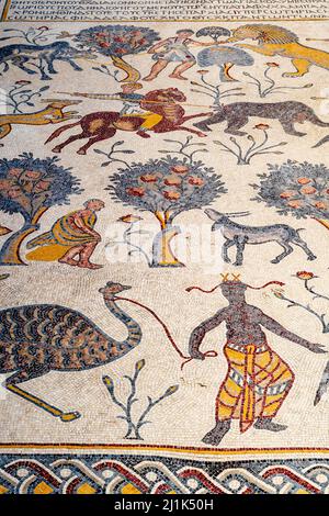 Farbenfrohe Mosaiken In Der Moses Memorial Church, Mt Nebo, Jordanien. Stockfoto