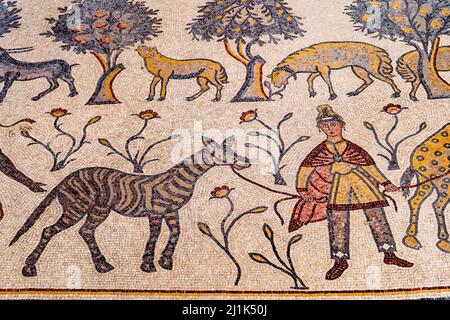 Farbenfrohe Mosaiken In Der Moses Memorial Church, Mt Nebo, Jordanien. Stockfoto