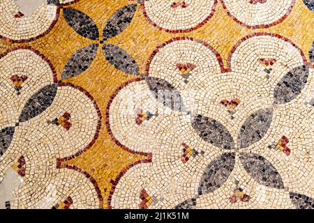 Ein buntes Mosaik in der Moses Memorial Church, Mt Nebo, Jordanien. Stockfoto