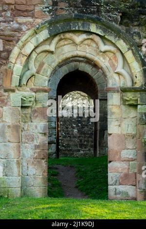 Weißer Damen Priorat romanischer Bogen Stockfoto