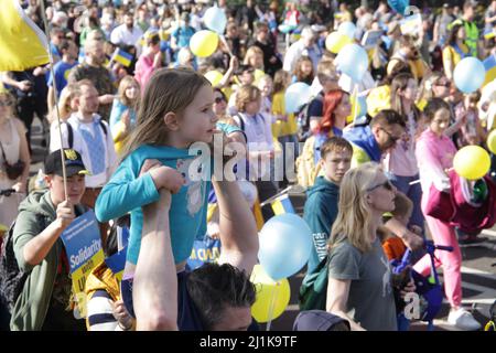 London, Großbritannien. 26.. März 2022: London steht mit der Ukraine March und Vigil Credit: Ollie Cole/Alamy Live News Stockfoto