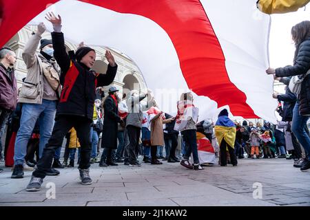 Die belarussische Bevölkerung nimmt an friedlichen Protesten gegen die Diktatur in Belarus Teil Stockfoto