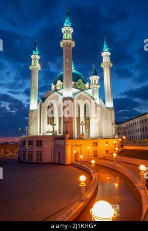 Kul Sharif Moschee in der Nacht Beleuchtung Nahaufnahme. Kasan, Russland Stockfoto