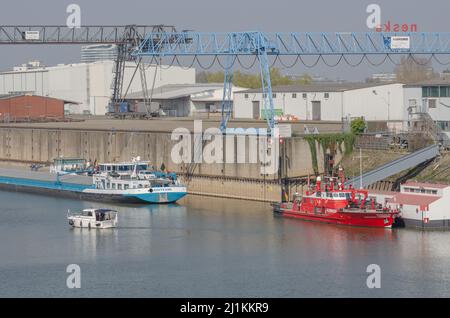 Düsseldorf März 2022: Medienhafen der Landeshauptstadt Nordrhein-Westfalen Stockfoto