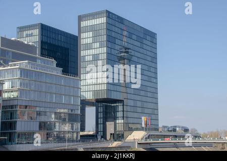 Düsseldorf März 2022: Medienhafen der Landeshauptstadt Nordrhein-Westfalen Stockfoto