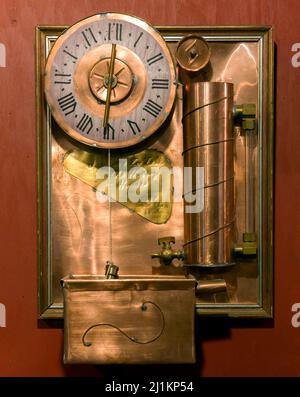 Bristol, Connecticut, USA. 25. März 2022. Das American Clock & Watch Museum, gegründet 1954, sammelt, bewahrt, zeigt und interpretiert die Geschichte und Wissenschaft von Uhren, Uhren und anderen Zeitmessern. (Foto: © Brian Cahn/ZUMA Press Wire) Stockfoto