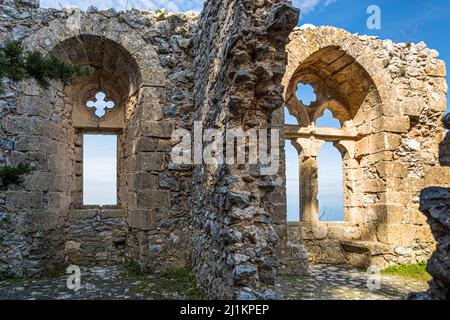 St. Hilarion Castle (St. Hilarion Kalesi Zirve) Karaman, Türkische Republik Nordzypern (TRNC). Vermutlich stürzte die Prinzessin nach der Arbeit von diesem Fenster aus alle ihre Handwerker Stockfoto