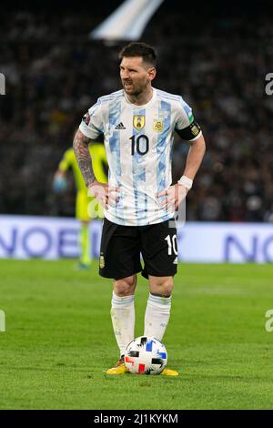 BUENOS AIRES, ARGENTINIEN - 25. MÄRZ: Lionel Messi aus Argentinien reagiert während des FIFA WM-Qualifikationsspiels CONMEBOL zwischen Argentinien und Venezuela am 25. März 2022 im Stadion La Bombonera in Buenos Aires, Argentinien. (Foto von Florencia Tan Jun/Pximages) Stockfoto