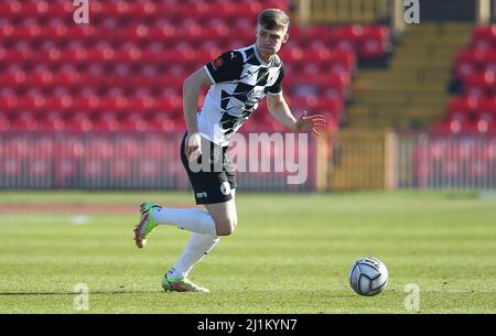 GATESHEAD, GROSSBRITANNIEN. MÄR 26. Gateshead's Taylor Charters während des Vanarama National League North-Spiels zwischen Gateshead und Bradford Park Avenue am Samstag, 26.. März 2022 im Gateshead International Stadium, Gateshead. (Kredit: Michael Driver | MI Nachrichten) Kredit: MI Nachrichten & Sport /Alamy Live Nachrichten Stockfoto