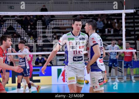 Trient, Italien. 26. März 2022. Srecko Lisinac (ITAS Trentino) während des Playoffs - ITAS Trentino vs Gas Sales Bluenergy Piacenza, Volleyball Italienische Serie A Superligameisterschaft der Männer in Trient, Italien, März 26 2022 Quelle: Independent Photo Agency/Alamy Live News Stockfoto