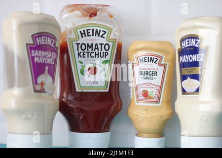 Istanbul, Türkei- März 09 2022: Heinz Marke Sauces Familienprodukt, Küchenkonzept Idee Stockfoto