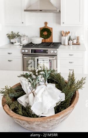 Boho Minimalist Haus für Weihnachten dekoriert Stockfoto