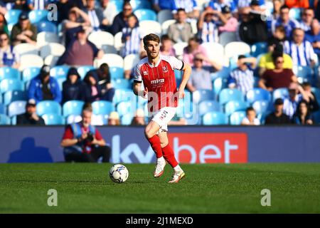 Hillsborough, Sheffield, England - 26.. März 2022 Charlie Raglan (5) aus Cheltenham - während des Spiels Sheffield Mittwoch gegen Cheltenham Town, Sky Bet League One, 2021/22, Hillsborough, Sheffield, England - 26.. März 2022 Credit: Arthur Haigh/WhiteRoseFotos/Alamy Live News Stockfoto