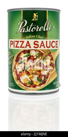 Winneconne, WI -20 März 2021: Ein Paket von Pastorelli Pizza Sauce auf einem isolierten Hintergrund Stockfoto