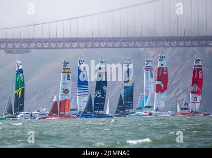 San Francisco, USA. 26. März 2022. Die Spieler treten während des San Francisco SailGP in San Francisco, USA, am 26. März 2022 an. Quelle: Dong Xudong/Xinhua/Alamy Live News Stockfoto