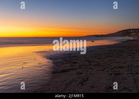 Den Sonnenuntergang beobachten Stockfoto