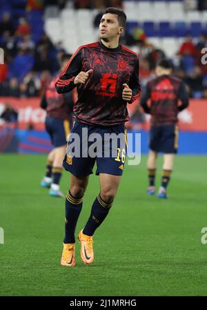 Sabadell, Barcelona, Spanien. 26. März 2022. Barcelona Spanien 26.03.2022 Rodrigo Hernandez (Spanien) schaut während des Freundschaftsspiels zwischen Spanien und Albanien im RCDE-Stadion am 26. März 2022 in Barcelona. (Bild: © Xavi Urgeles/ZUMA Press Wire) Stockfoto