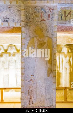 Ägypten, Guizeh, Grab der Königin Meresankh III. Hauptraum, Nordwand, auf 2 Säulen sind 2 Vertreter von Meresankh. Stockfoto