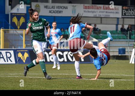 Sinergy Stadium, Verona, Italien, 26. März 2022, (Verona) Tori DellaPeruta (Pomigliano) Giusy Moraca (Pomigliano) während Hellas Ve Stockfoto