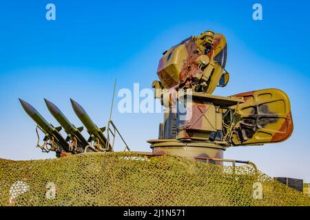 Belgrad, Serbien - 2. September 2012: Russisches 2K12 KUB mobiles Boden-Luft-Raketensystem. Dieses System wurde in der Mechanical Plant Uljanowsk fr Stockfoto