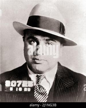 Mug-Schuss von Al Capone in Philadelphia, Pennsylvania, wo er verhaftet und des Tragens einer verborgenen Waffe angeklagt wurde. 16 Mai 1929. Stockfoto