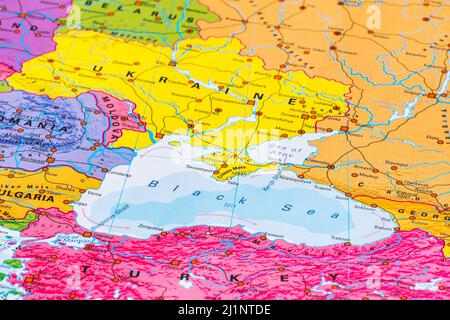 Istanbul, Türkei - März 27 2022: Karte von Schwarzes Meer und Asowschen Meer, Europa, Europäische Union, mit Staatsgrenzen, Hauptstädte, Flüsse und Meere, in der Nähe Stockfoto