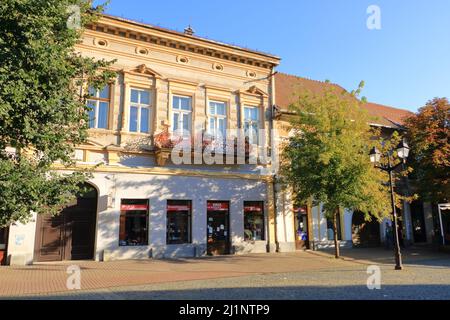 September 8 2021 - Bistrita, Bistritz, Rumänien: Blick auf alte Häuser in der Altstadt Rumäniens Stockfoto
