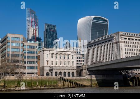 Eine enge Ernte der City of London Wolkenkratzer Stockfoto