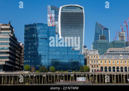 Eine enge Ernte der City of London Wolkenkratzer Stockfoto