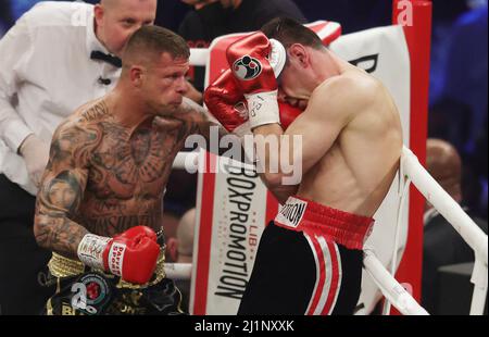 Dortmund, Deutschland. 26. Mär, 2022. firo : 26.. März 2022, Boxen, Boxen, WM-Qualifikationskampf Felix Sturm und Istvan SZILI/dpa/Alamy Live News Stockfoto